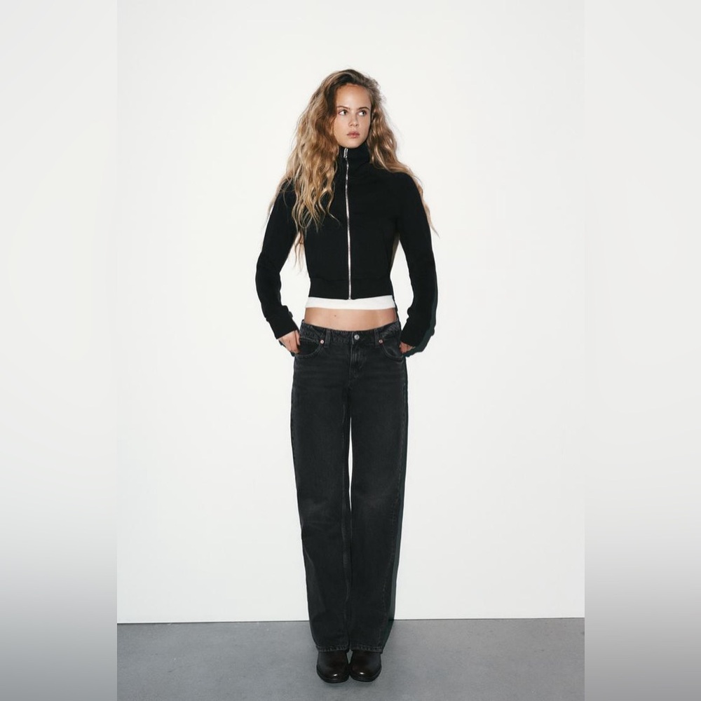 Zara Low Rise Wide Leg Jeans